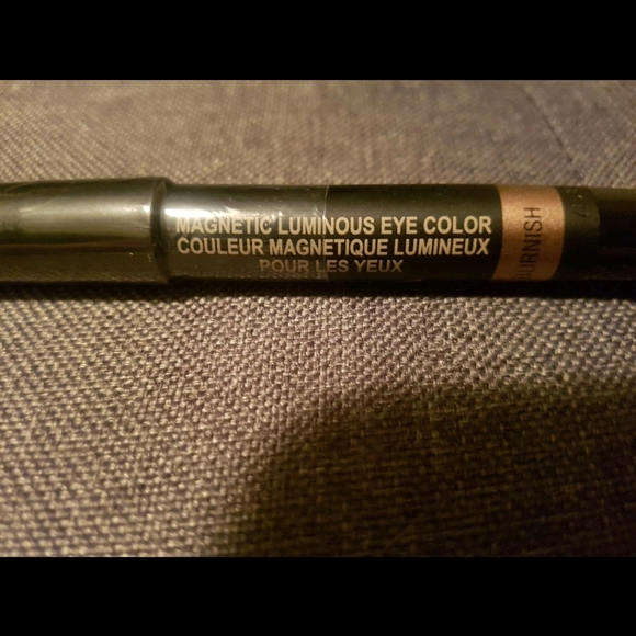 Nudeatix Eyeshadow - Picture 2 of 2